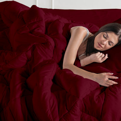 Down Alternative Quilt With Microfiber Fill & 300 TC Egyptian Cotton Exterior - Burgundy