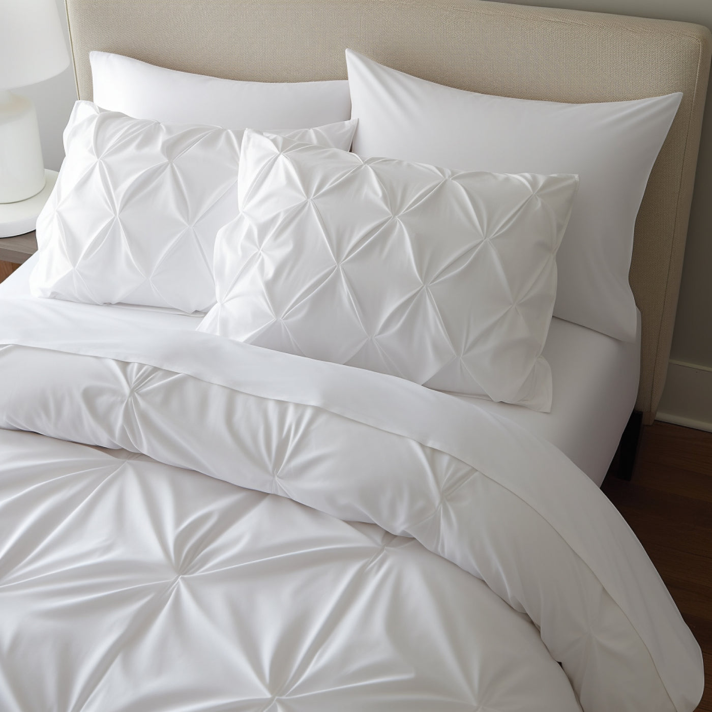 Pinch Pleated Down Alternative Quilt 300 TC Egyptian Cotton Exterior With 2 Pillow Covers - White